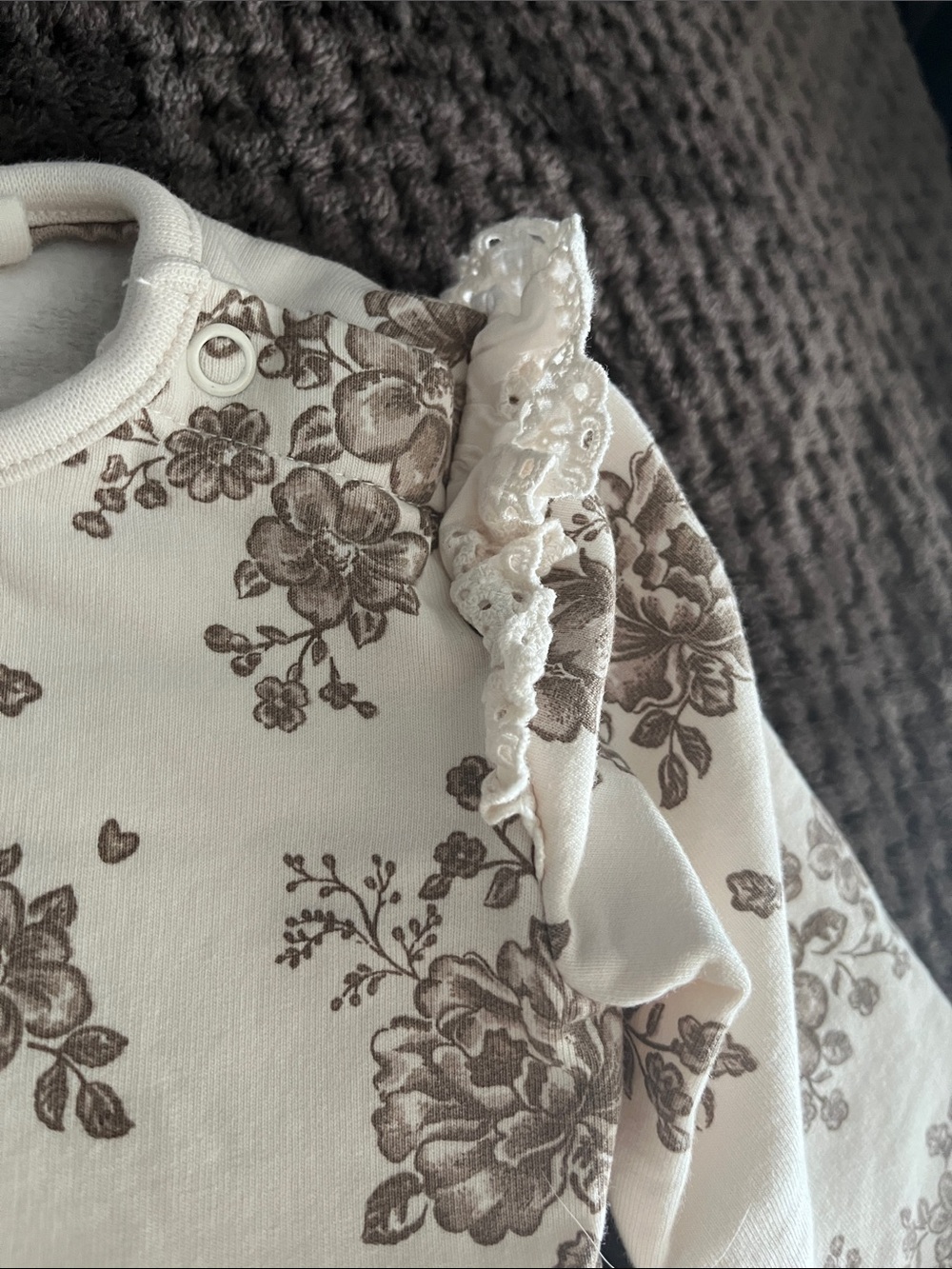 Cream Floral Ruffle Top with Light Beige Pants - Picture 2 of 4